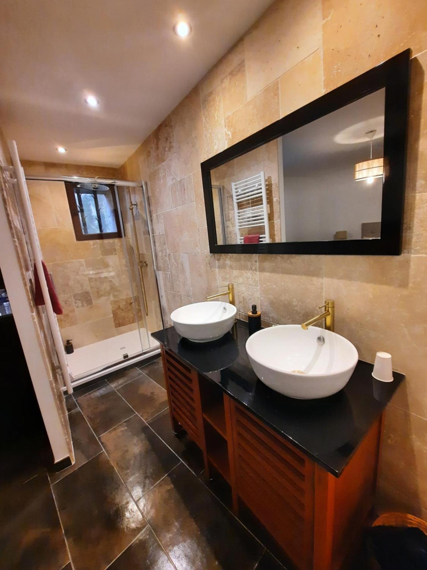 Malaucène La Bonbonniere Gite De Charme Avec Jacuzzi מראה חיצוני תמונה